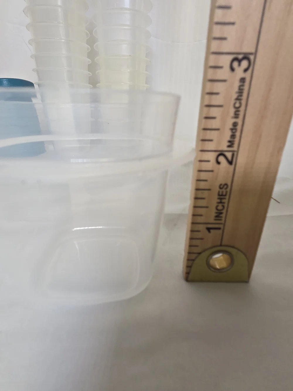 23 Rubbermaid Easy Find/Small Servin Saver 4 Ounce Food‎ Containers -Lids
